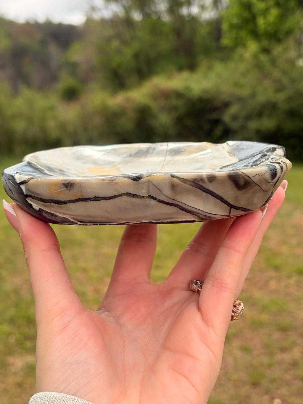 Shallow Volcano Agate Bowl – UV Reactive & Grounding