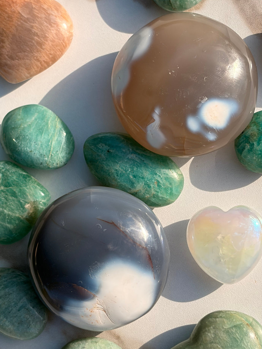 Orca Agate Palm Stones